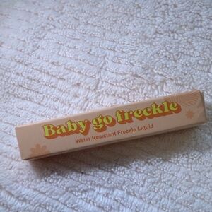 NWT Water Resistant Freckle makeup